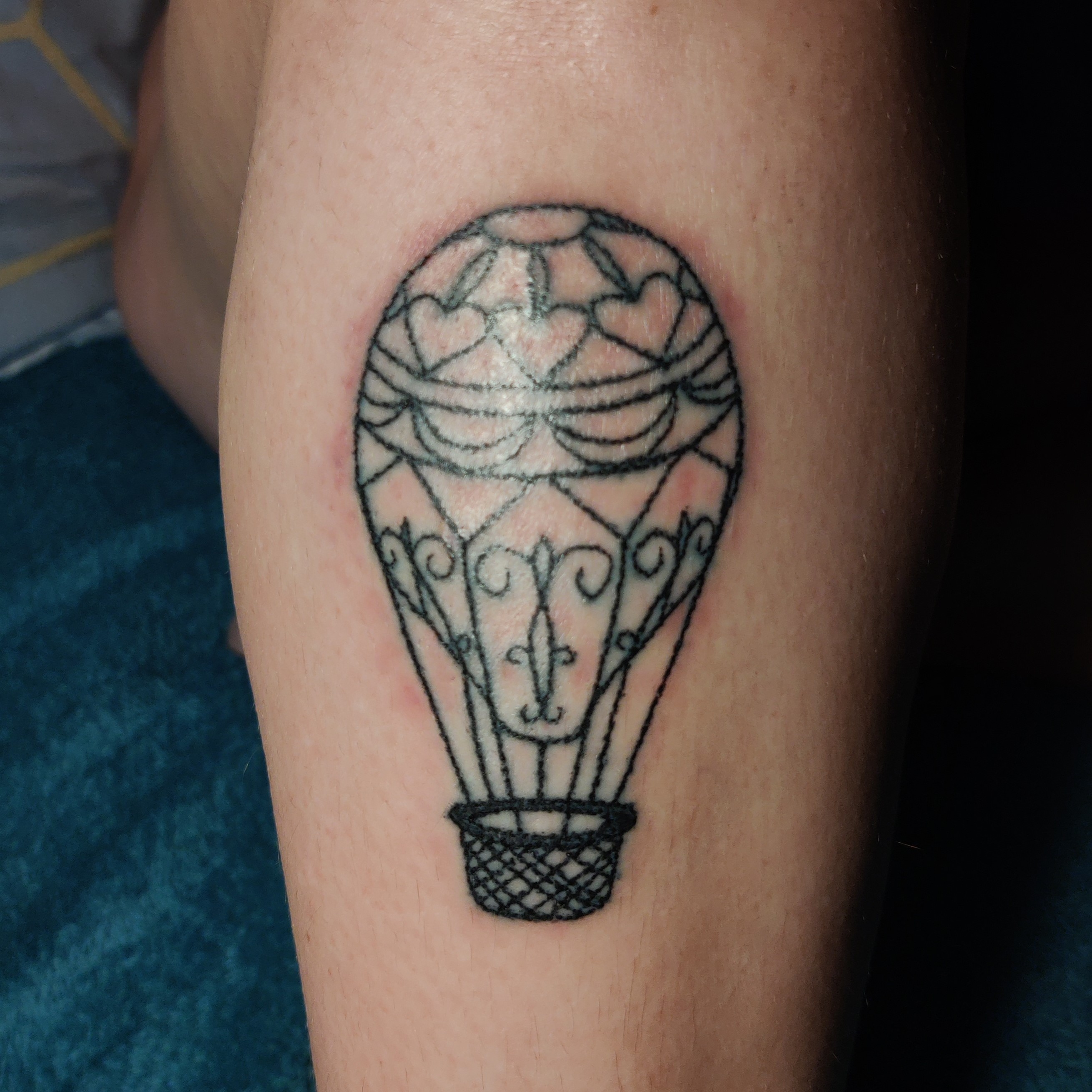Luftballon Handpoke Tattoo